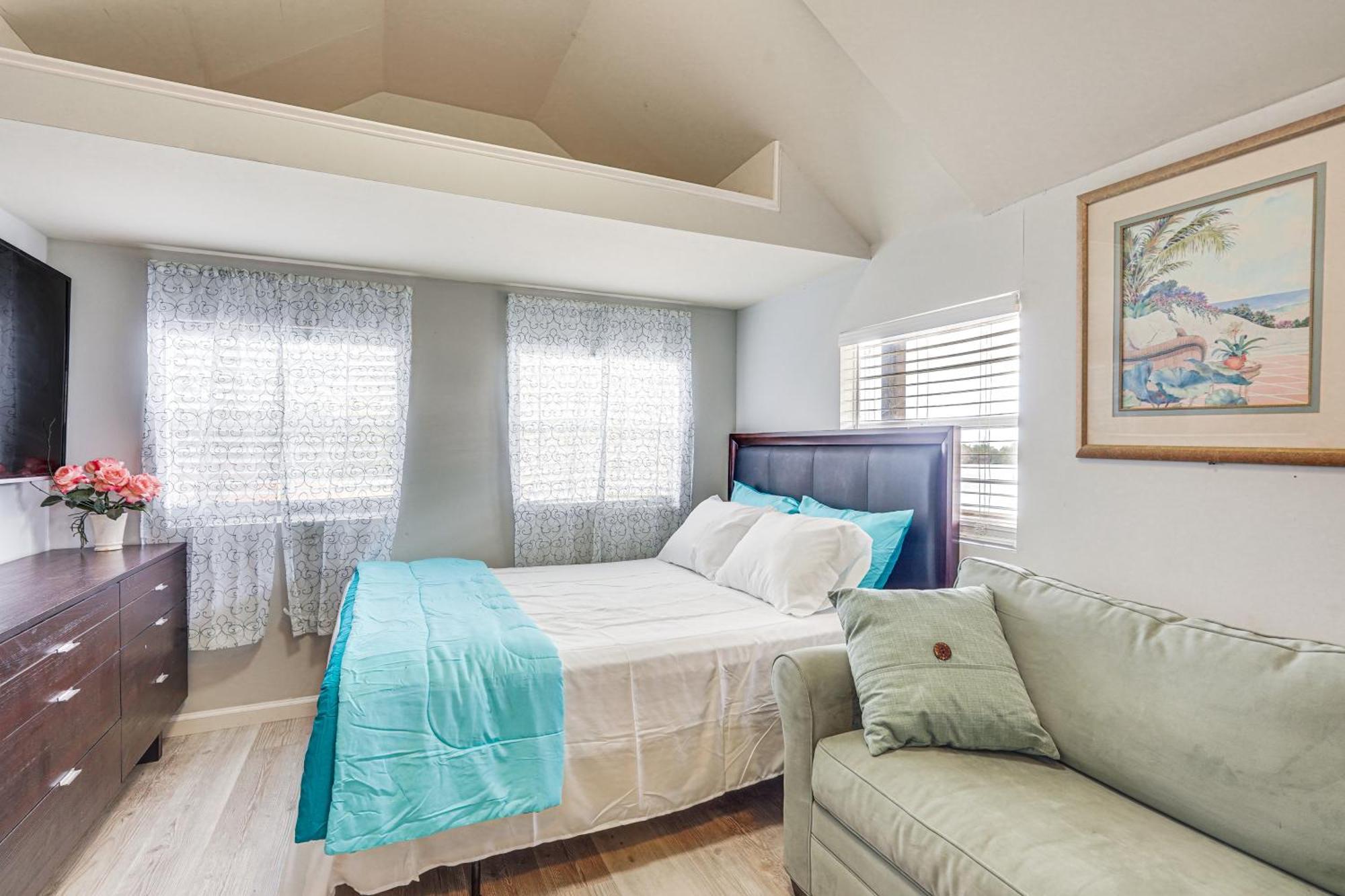 Lakefront With Hot Tub Access * Panama City