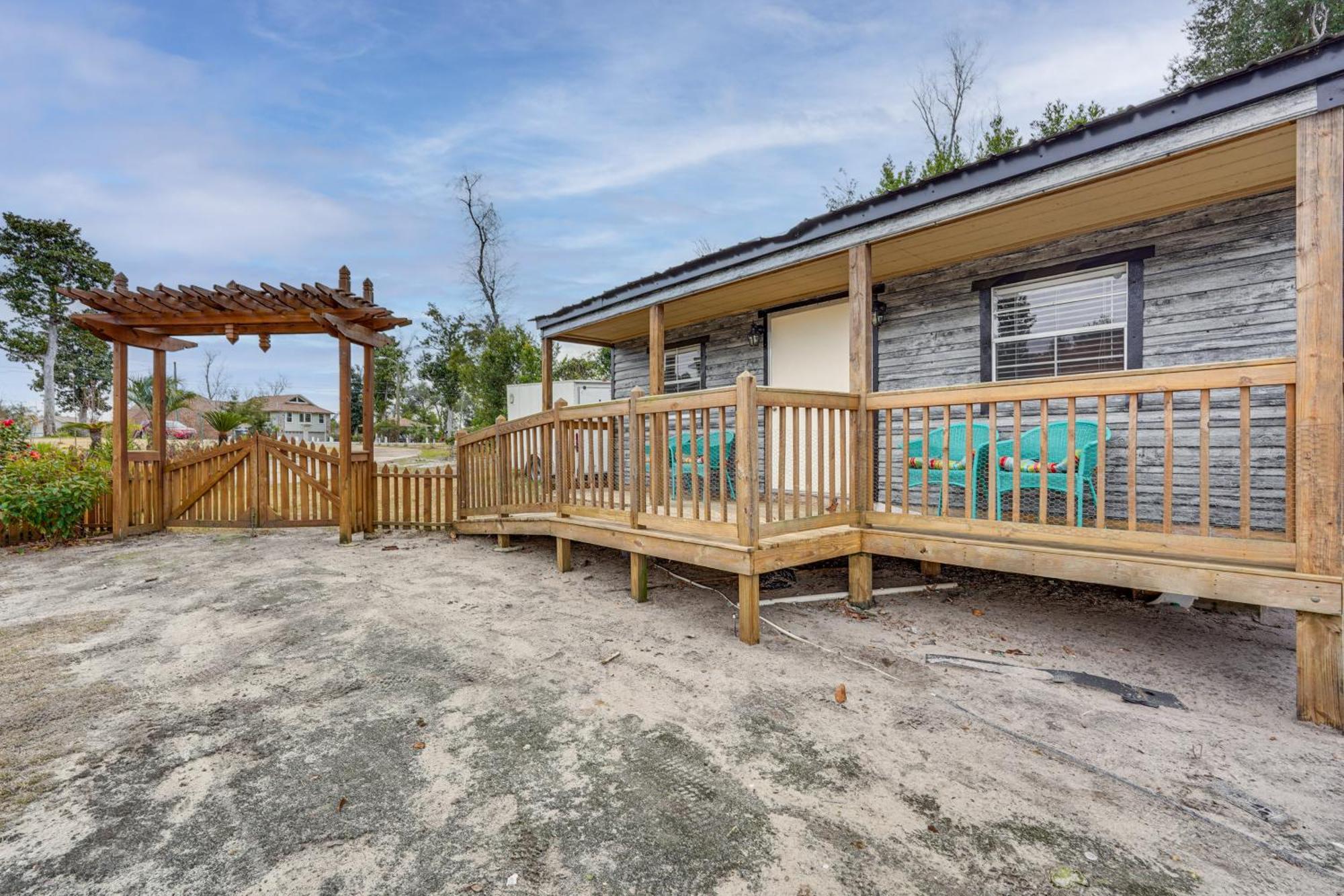 Lakefront With Hot Tub Access Apartment Panama City
